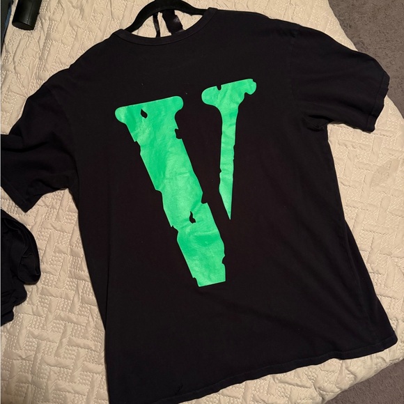 VLONE I LOVE “CHI” - 2018 POP UP - Picture 3 of 5